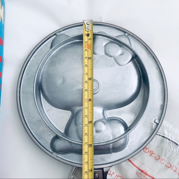 New in Box Vintage Sanrio Hello Kitty Pan Mold ‘83 - Picture 7 of 12